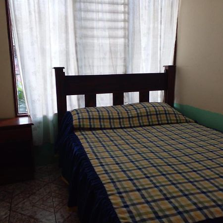 La Pension Backpackers Ла Фортуна Экстерьер фото