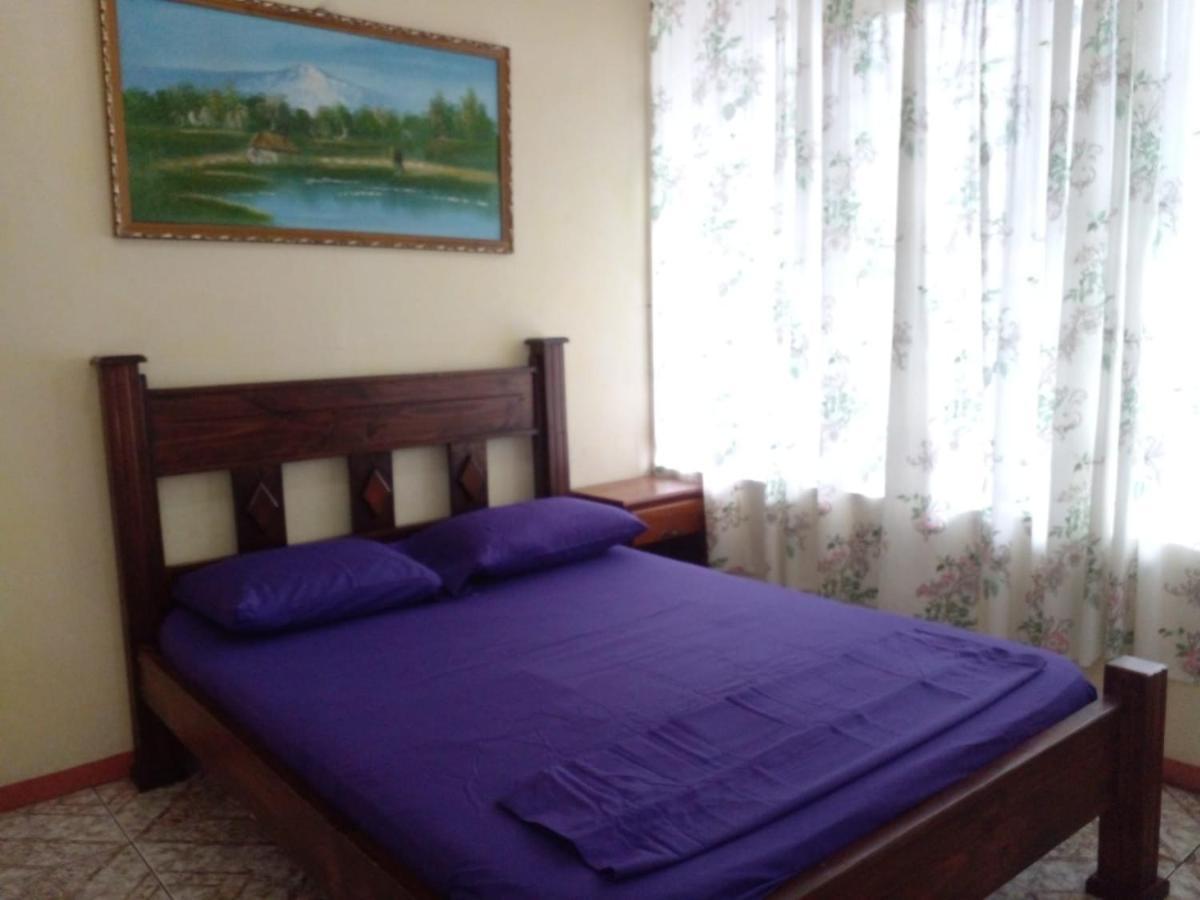 La Pension Backpackers Ла Фортуна Экстерьер фото